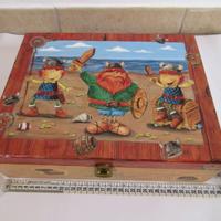 Scatola di legno. Decorata decoupage 33x26x10cm.