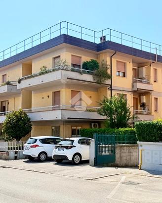 5 LOCALI A MONTEMURLO
