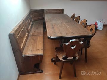 Tavolo stile fratino da 10 posti con complementi