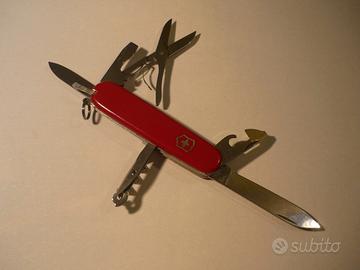 Coltello Victorinox. 10 articoli.