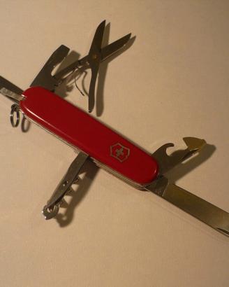 Coltello Victorinox. 10 articoli.