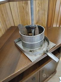 Torchio in acciaio per mirto