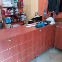 Arredamento per negozio.