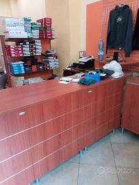 Arredamento per negozio.