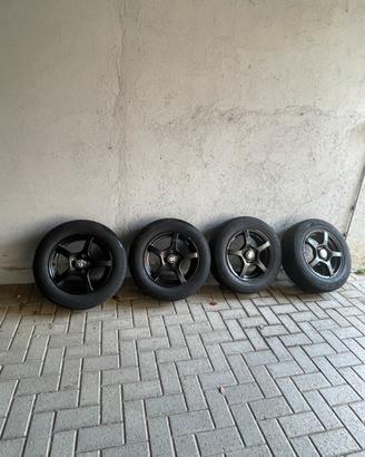 Cerchi in lega più gomme