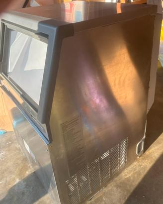 Fabbricatore di ghiaccio