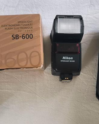 Flash Nikon SB 600