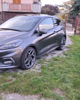 Ford fiesta ST garanzia casa madre estesa.