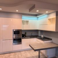 Cucina angolo bianca, elettrodomestici Electrolux