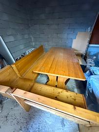 Tavolo in legno massiccio 210x110, con cassapanca
