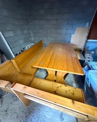 Tavolo in legno massiccio 210x110, con cassapanca