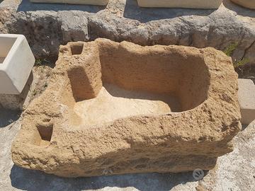 Fioriera in pietra salentina forma irregolare