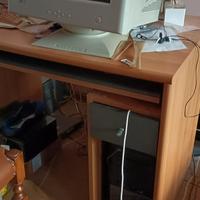 scrivania porta computer 