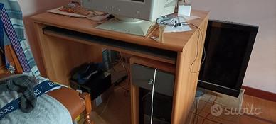 scrivania porta computer 