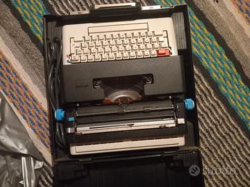 macchina per scrivere elettrica portatile funziona