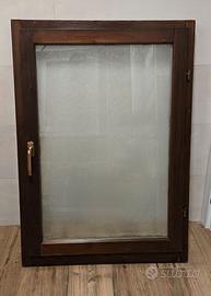 finestra in legno massello