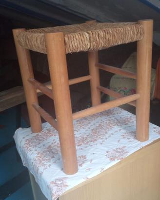 Seggioini in legno impagliati