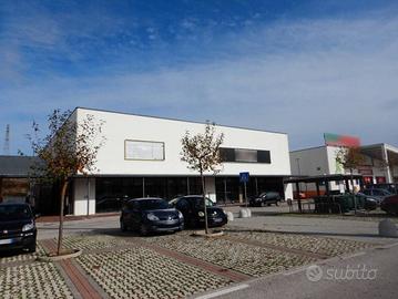 Immobile in asta di 497 m² a Osimo