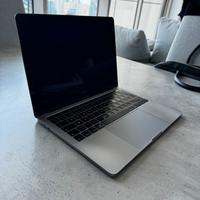 Macbook Pro 2018 touch bar, 1 Tera SSD, 16Gb RAM