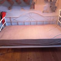 Letto singolo con materasso