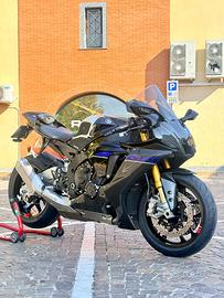 YAMAHA YZF-R1M 2024 FINANZIABILE IMMACOLATA