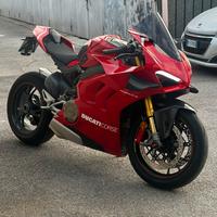 Ducati Panigale V4s da vetrina