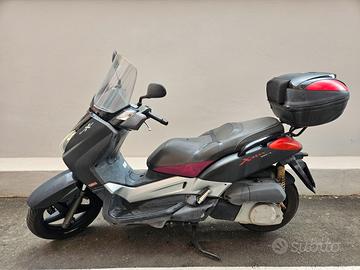 Scooter Xmax 250
