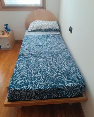 letto singolo in legno 