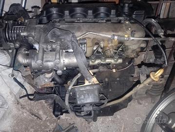 Motore Alfa Romeo 147 1,9 JTD 116 CV 85 kW. Usato