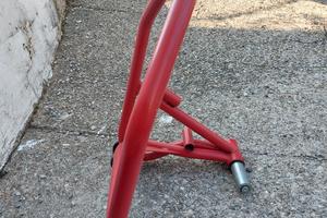 Cavalletti supporto moto