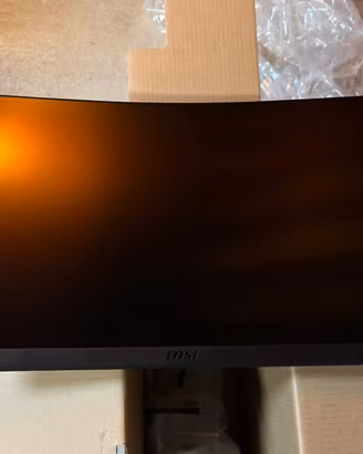 Monitor Gaming Curvo MSI 24” Optix G24C6P