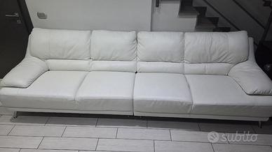 DIVANO 4 POSTI.