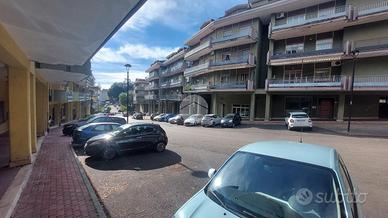 NEGOZIO A PELLEZZANO