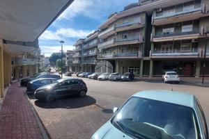 NEGOZIO A PELLEZZANO