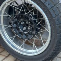 Ruote moto bmw gs complete di gomme