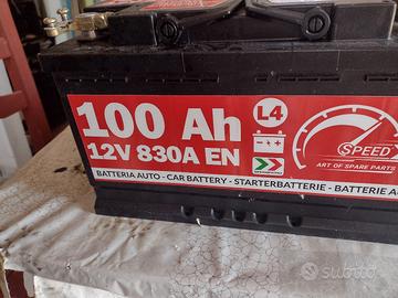 batteria auto 12v 100Ah nuova mai usata. 