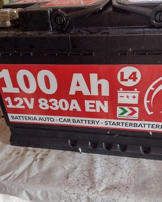 batteria auto 12v 100Ah nuova mai usata. 