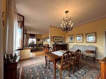 Rif. 5244 App.to 3 Cam. Centro storico