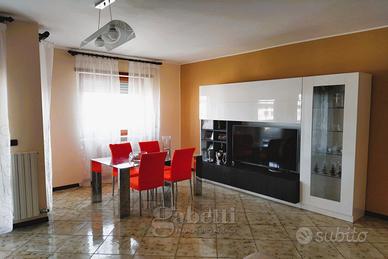 Ampio appartamento con garage