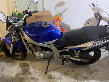 Suzuki GS 500 - 2003