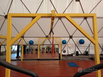 Struttura palestra con sbarra