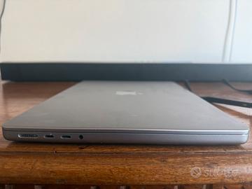 MacBook Pro 14” con Chip M1 Pro, 16 GB SSD 512