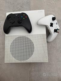 Xbox One S Bianca + 2 Controller (Nero e Bianco)