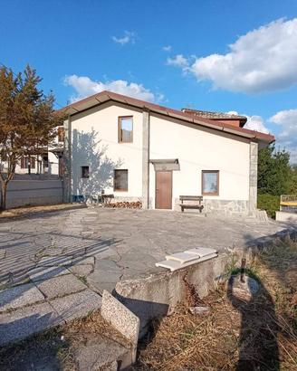 Villa di 130 m² con 3 locali e box auto a Rocca Su
