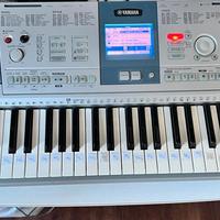 Tastiera Yamaha Psr-k1 con karaoke e microfono