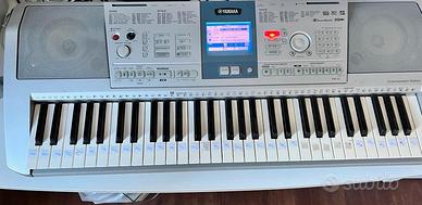 Tastiera Yamaha Psr-k1 con karaoke e microfono