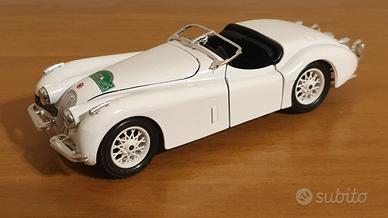 Modellino Jaguar XK120 Roadster Burago 1:24