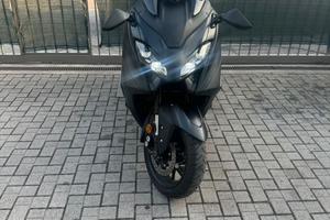 Yamaha T Max 560 Base
