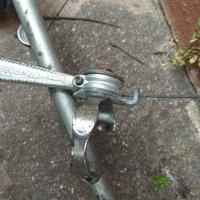 Leva con deragliatore