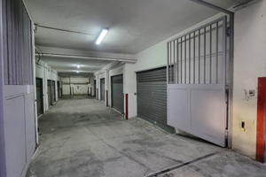 Box deposito di 52mq+16mq di soppalco